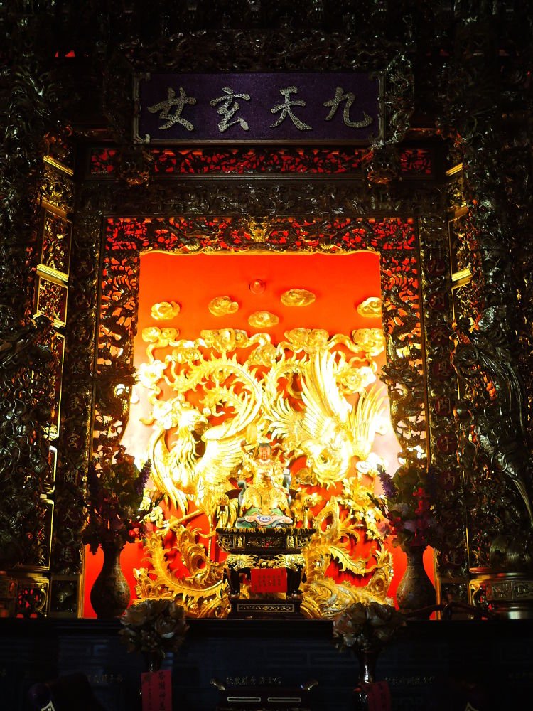 Altar Dewi Jiu Tian Xuan Nu (九天玄女) di Kuil Baikeng Yusheng, Huxi, Pulau Penghu, Taiwan