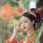 Pakaian Tradisional Tiongkok Dengan Kerah Bulat, Yuanlingpao 圆领袍 Yuanlingpao (Hanzi: 圆领袍 ; pinyin: yuán lǐng páo), sering juga disebut sebagai yuanlingshan (Hanzi: 圆领衫 ; pinyin: yuán lǐng shān) atau panlingpao (Hanzi: 盘领袍 ; pinyin: pán lǐng páo) adalah bentuk pakaian hanfu dengan kerah bundar. Berbagai Model Baju Han (Hanfu) Tionghoa