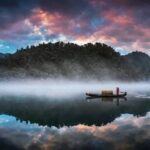 Sejarah Singkat Kota Changsha Yang Perlu Kamu Ketahui Changsha, kota dan ibu kota Hunan, China. Kota ini terletak di Sungai Xiang 30 mil (50 km) selatan Danau Dongting dan memiliki komunikasi air yang sangat baik ke Hunan selatan dan barat daya. Danau Dongting (洞庭湖)
