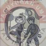 Delapan Dewa / Ba Xian (八仙) Ba Xian (八仙), Delapan Dewa, Pat Shien, adalah Dewa-Dewi Tao yang hidup pada masa yang berbeda dan dapat mencapai kekekalan hidup. Mereka sering dilukiskan pada benda-benda porselen, patung, sulaman, lukisan dan sebagainya. Dewa-Dewi Ba Xian menggambarkan kehidupan yang berbeda, yaitu Kemiskinan, Kekayaan, Kebangsawanan, Kejelataan, Kaum Tua, Kaum Muda, Kejantanan dan Kewanitaan. Majalah Tao : Intan Dalam Debu - Volume 3 - Januari 1999