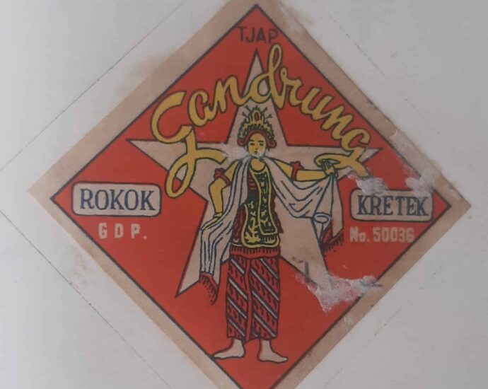 Rokok Kretek Tjap Gandrung Koleksi Museum Pustaka Peranakan Tionghoa. Rokok Kretek Tjap Gandrung