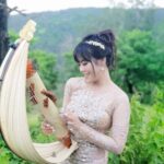 Lirik Lagu 你笑起来真好看 (ni xiao qi lai zhen hao kan) Lirik Lagu 你笑起来真好看 (ni xiao qi lai zhen hao kan) Vivian Tjung : Pemain Sasando Alat Musik Petik Khas NTT