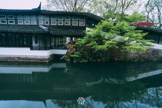 Keindahan Taman Zhuozheng di Suzhou, Tiongkok Taman Zhuozheng (Hanzi: 拙政园, Pinyin: Zhuōzhèng yuán) adalah taman yang terletak di Suzhou, merupakan Situs Warisan Dunia UNESCO dan salah satu taman paling terkenal di Suzhou. Keindahan Taman Zhuozheng di Suzhou, Tiongkok
