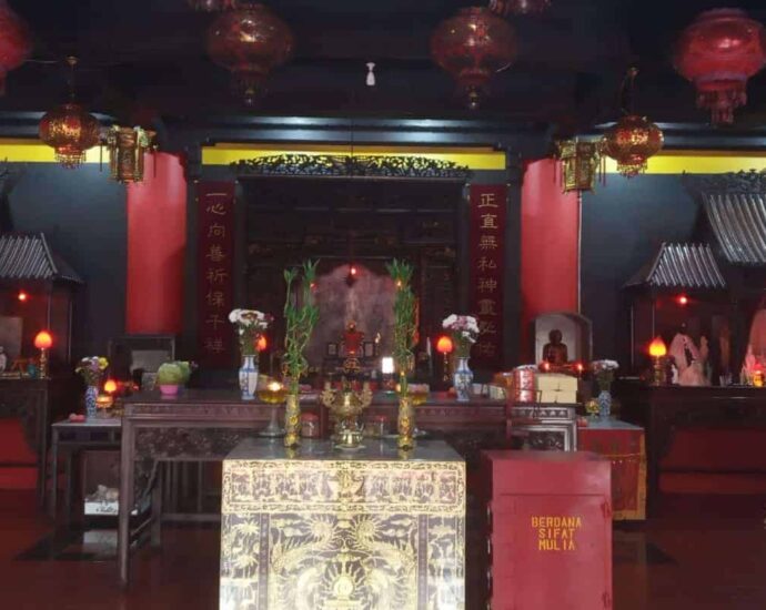 Kelenteng Dewa Han Tan Kong Sukabumi - 01