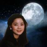 Seribu Karakter Klasik : Waktu Berlalu Cepat Bagai Anak Panah (年失每催) Ungkapan ini dikutip dari Seribu Karakter Klasik (Hanzi: 千字文, Pinyin: Qiānzì Wén). Lirik dan Terjemahan Lagu Yue Liang Dai Biao Wo De Xin (月亮代表我的心)