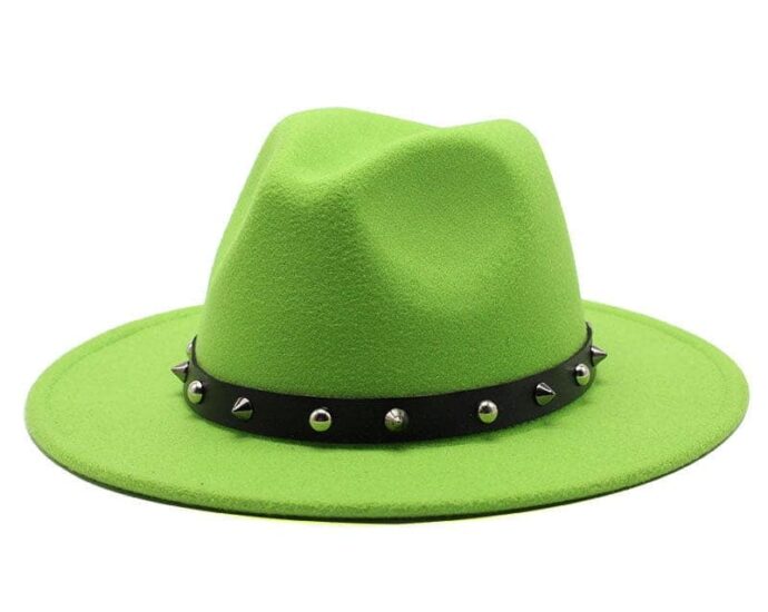 Topi Hijau Dalam Budaya Tionghoa Topi berwaran hijau dalam bahasa Tionghoa adalah Lumaozi (Hanzi: 绿帽子, Pinyi: lǜmàozi). Topi Hijau Dalam Budaya Tionghoa