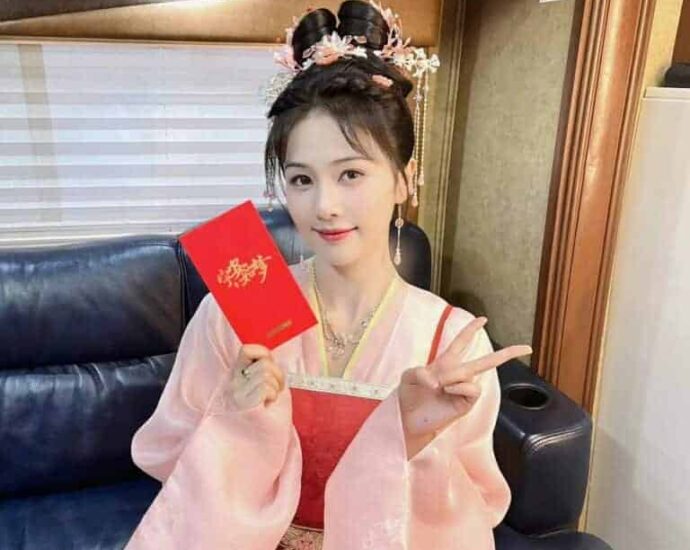 Bai Lu Bagikan Foto Saat Memulai Syuting Drama "Ning An Ru Meng 宁安如梦"