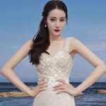 Pemeran Drama "Snow Eagle Lord", Xu Kai & Guli Nazha Kirim Ucapan Selamat Tahun Baru Imlek Sedang tahap syuting, drama xuanhuan "Snow Eagle Lord / 雪鹰领主" bagikan potret dari Xu Kai & Guli Nazha yang mengirim ucapan selamat tahun baru imlek. Biodata & Nama Fandom Dilraba Dilmurat / Dilireba