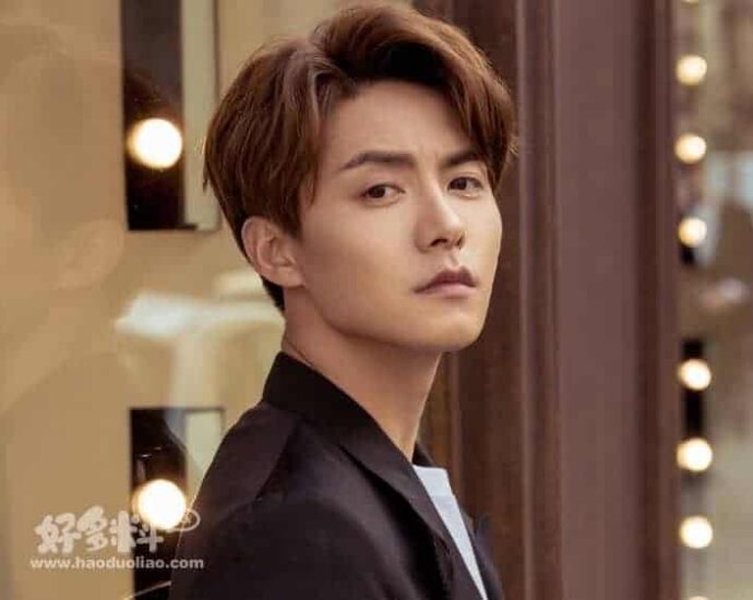Biodata & Nama Fandom Ma Tianyu 马天宇 Nama fandom Ma Tianyu adalah 羽毛 (dibaca: yǔ máo). Nama fandom ini memiliki arti bulu. Yu merupakan sebuah plesetan dari namanya, juga berarti berharap bisa terbang lebih tinggi. Biodata & Nama Fandom Ma Tianyu 马天宇
