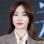 Biodata dan Profil Aktris Liang Jie / 梁洁 Liang Jie adalah seorang aktris dan model Tiongkok, yang memulai debut aktingnya di serial 2016 "Go! Goal! Fighting!". Dia lulus dari Central Academy of Drama. Biodata & Nama Fandom Qin Lan 秦岚