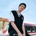 Film Chen Feiyu & Zhou Ye, "Yesterday Once More 倒数说爱你" Akan Tayang 28 April Film romansa "Yesterday Once More / 倒数说爱你" yang dibintangi oleh Chen Feiyu dan Zhou Ye, membagikan poster baru menjelang tayang 28 April mendatang di bioskop. Biodata & Nama Fandom Wang Runze (王润泽)