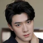 Kenzo Bagikan Foto Dibalik Layar Pemotretan Dylan Wang Melalui akun weibonya, Kenzo bagikan foto dibalik layar dari pemotretannya bersama Dylan Wang sebagai brand image. Biodata dan Profil Aktor dan Penyanyi Ian Yi / Yi PoChen
