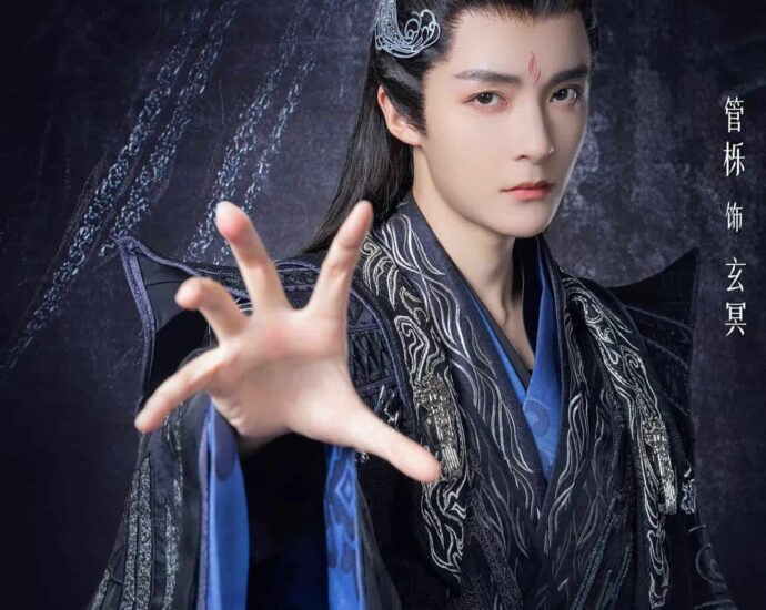 Guan Yue & Tu Zhiying Resmi Bintangi Drama Fantasi "Xi Xue Gong Zi Xiao Wu Nu" Drama historical fantasi "Xi Xue Gong Zi Xiao Wu Nu / 吸血公子小巫女 / lit. Vampire Boy and Little Witch" resmi umumkan pemerannya yaitu Guan Yue, Tu Zhiying, Zheng Qi, Li Chenhui dan lainnya. Guan Yue & Tu Zhiying Resmi Bintangi Drama Fantasi "Xi Xue Gong Zi Xiao Wu Nu"
