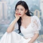 Zhou Yutong Untuk Reality Show MGTV "Workplace Newcomers: Forensic Season" Potret Zhou Yutong untuk reality show karir MGTV "Workplace Newcomers: Forensic Season". Hu Yitian dan Zhang Ruonan Bantah Rumor Kencan Usai Terekspos Oleh Paparazi