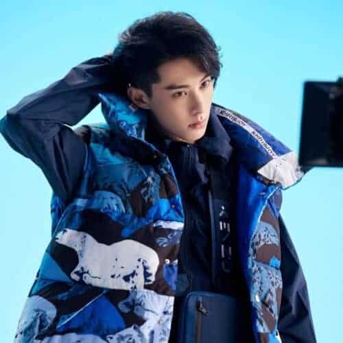 Kenzo Bagikan Foto Dibalik Layar Pemotretan Dylan Wang