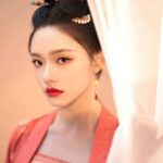 Lin Yun Bagikan Pemotretan Kostum Untuk Drama "A Dream Of Splendor"