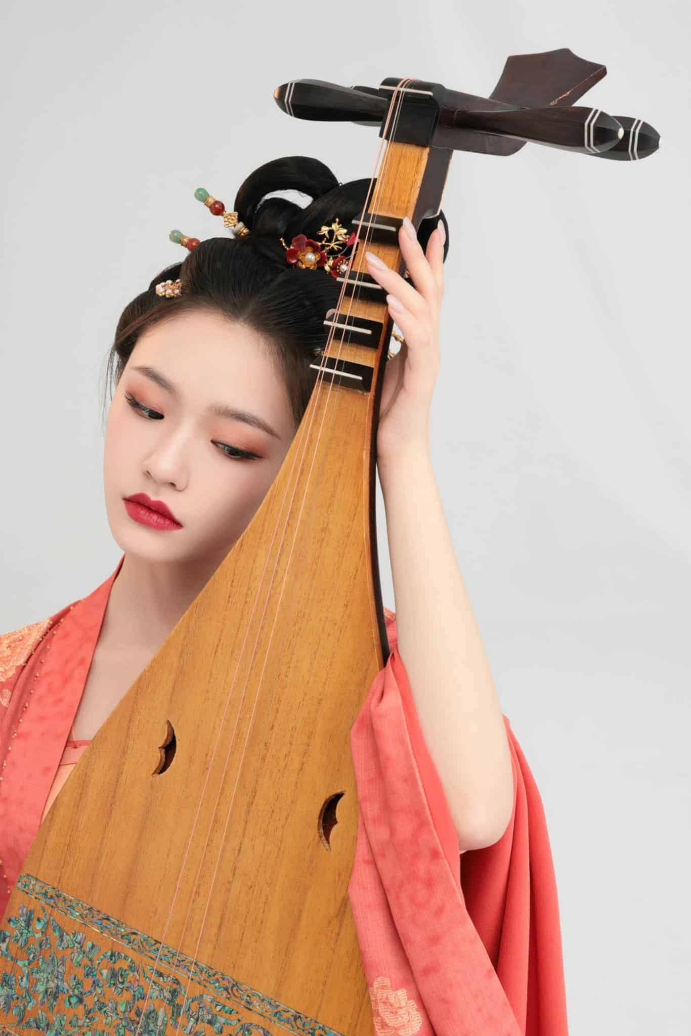 Lin Yun Bagikan Pemotretan Kostum Untuk Drama "A Dream Of Splendor" Tim Lin Yun membagikan foto-fotonya dengan baju Hanfu untuk drama “A Dream of Splendor“. Lin Yun Bagikan Pemotretan Kostum Untuk Drama "A Dream Of Splendor"