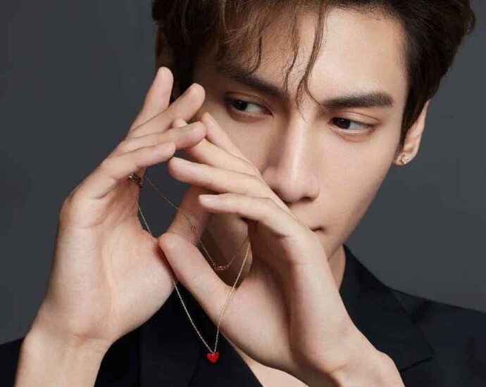 Luo Yunxi Sebagai Juru Bicara Merek Untuk Perhiasan AHKAH