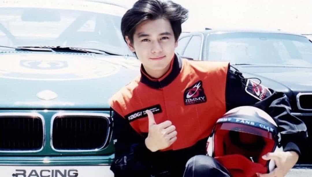 Mobilnya Terbakar, Jimmy Lin dan Anaknya Dilarikan ke Rumah Sakit Usai Alami Kecelakaan Pada pagi ini (22/07), menurut laporan media Taiwan, kecelakaan mobil Tesla terjadi pada jam 11 pagi di Zhongzheng North Road di Kota Taoyuan. Mobilnya Terbakar, Jimmy Lin dan Anaknya Dilarikan ke Rumah Sakit Usai Alami Kecelakaan