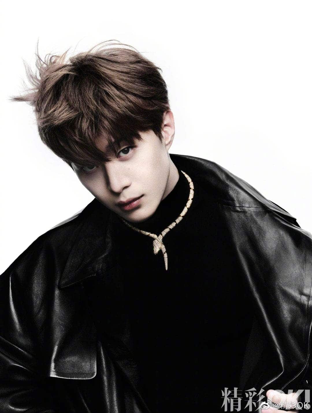 Potret Fan Chengcheng Dalam Sampul Majalah OK! China Majalah OK! China membagikan pemotretannya bersama Fan Chengcheng yang akan menghiasi sampul majalahnya. Potret Fan Chengcheng Dalam Sampul Majalah OK! China