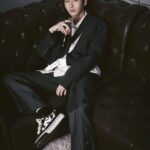 Biodata & Nama Fandom Guan Xiaotong 关晓彤 Nama fandom Guan Xiaotong adalah 甜筒 (dibaca: tián tǒng). Nama fandom ini memiliki arti es krim cone, "Tong 筒" adalah plesetan dari namanya "Tong 彤". Potret Li Geyang Dalam Sampul Majalah RightNow China Edisi Agustus 2022