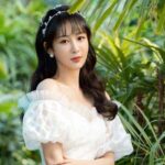 Biodata & Nama Fandom Guan Xiaotong 关晓彤 Nama fandom Guan Xiaotong adalah 甜筒 (dibaca: tián tǒng). Nama fandom ini memiliki arti es krim cone, "Tong 筒" adalah plesetan dari namanya "Tong 彤". Tionghoa Org - Biodata & Profil Aktris dan Penyanyi Tiongkok, Yang Zi 杨紫 - 1