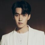 Pengenalan Karakter Drama “The Romance of Hua Rong 1” – Yuan Hao & Zhao ZhaoYi Drama ini diadaptasi dari novel Yue Xie Yingqing dengan judul yang sama, menceritakan kisah cinta romantis antara raja bajak laut yang bangga dan “hewan peliharaan manis yang tinggi gula” antara raja bajak laut yang sombong dan jenderal. Tionghoa Org - Biodata dan Profil Aktor Tiongkok, Ma Wenyuan 马闻远 - 1