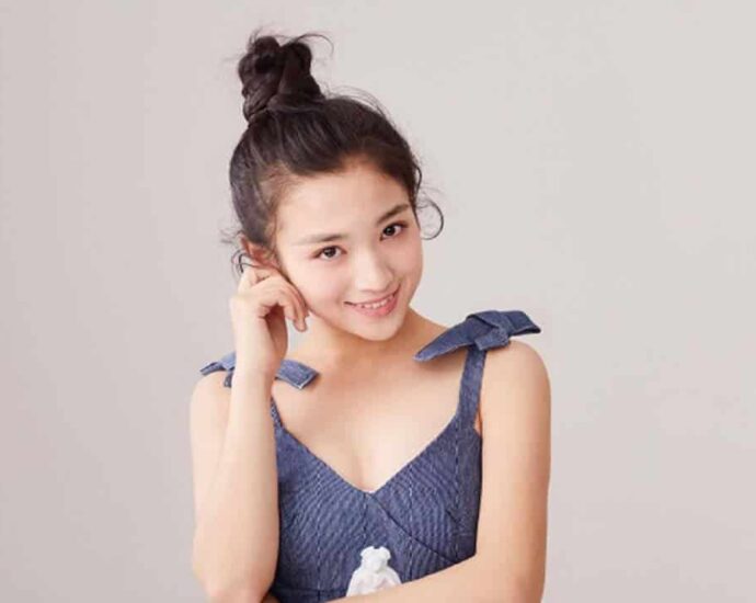 Biodata dan Profil Aktris Tiongkok, Dai Luwa 代露娃 Dai Lu Wa adalah seorang aktris dan model Tiongkok di bawah naungan Youhug Media. Dia lahir di Liaoning, Shenyang, China. Dia menghadiri Central Academy of Drama di Beijing. Tionghoa Org - Biodata dan Profil Aktris Tiongkok, Dai Luwa 代露娃 - 1