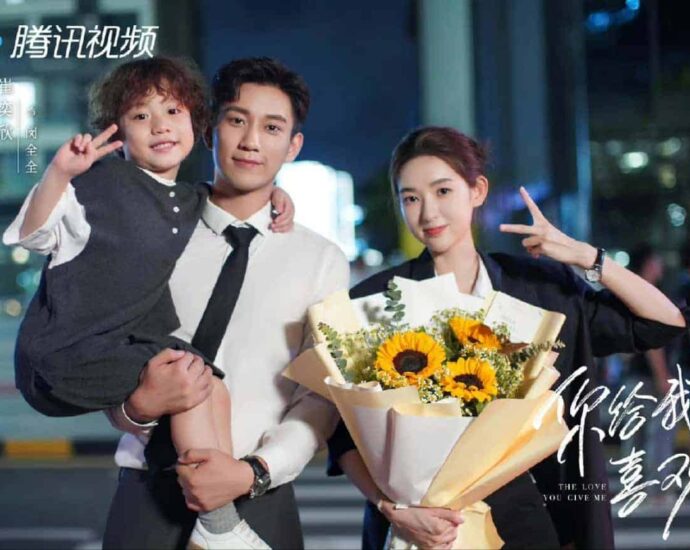 Drama Wang Ziqi & Wang Yuwen, "The Love You Give Me" Telah Selesaikan Syutingnya Drama romansa modern “The Love You Give Me / 你给我的喜欢” yang dibintangi oleh Wang Ziqi, Wang Yuwen, Li Chuan, Ma Xinrui dan lainnya telah resmi selesaikan syutingnya. Tionghoa Org - Drama Wang Ziqi & Wang Yuwen, The Love You Give Me Telah Selesaikan Syutingnya - 1