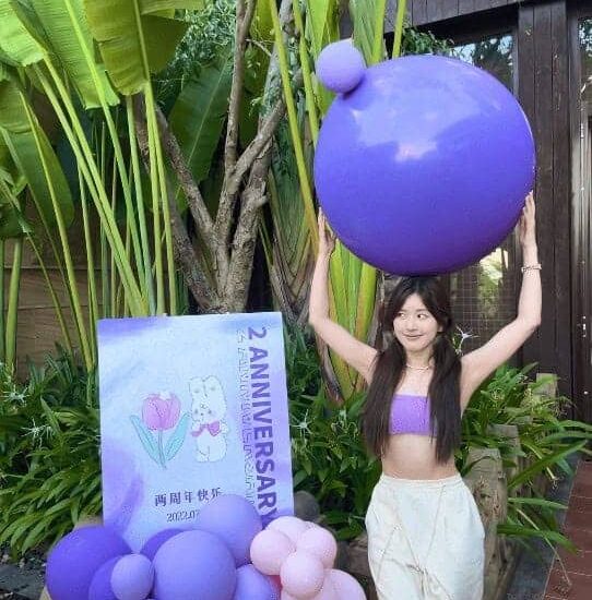 Zhao Lusi Rayakan Ulang Tahun Ke-2 Studionya