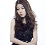 Dibintangi Li Yuan, Li Jiaxin & Yuan Hao, Drama “Disappearing Traces” Telah Menggelar Upacara Syuting Drama ketegangan investigasi kriminal “消散的痕迹 / Disappearing Traces” yang dibintangi Li Yuan, Li Jiaxin & Yuan Hao telah menggelar upacara syutingnga beberapa hari lalu. Biodata dan Profil Penyanyi Diamond Zhang / Zhang Bi Chen / 张碧晨