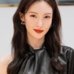 Potret Dilraba Dilmurat Untuk Acara Streaming Langsung Panasonic Potret Dilraba Dilmurat untuk acara streaming langsung mesin cuci Panasonic beberapa hari lalu. Biodata dan Profil Aktris Jin Chen / Gina Jin