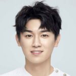Potret Kong Xueer Untuk Armani Beauty Potret Kong Xueer Untuk Armani Beauty. Biodata dan Profil Aktor William Yang / Yang Xu Wen / 杨旭文