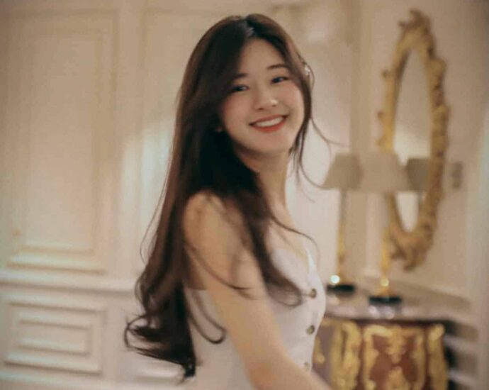 Biodata dan Profil Aktris Zhao Lu Si / Rosy Zhao (赵露思)