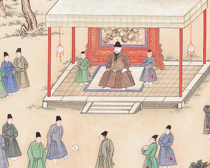 Cuju 蹴鞠, Permainan Sepak Bola Tiongkok Paling Awal Cuju (Hanzi: 蹴鞠 ; pinyin: cù jū) adalah permainan sepak bola Tiongkok kuno, merupakan permainan sepak bola yang tercatat paling awal. Tionghoa Org - Cuju 蹴鞠, Permainan Sepak Bola Tiongkok Paling Awal - 1
