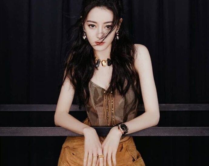 Dilraba Dilmurat Menghadiri Acara Variety Show Happy Camp Dilraba Dilmurat / Dilireba tampil menawan untuk menghadiri acara variety show Happy Camp. Tionghoa Org - Dilraba Dilmurat Menghadiri Acara Variety Show Happy Camp - 3