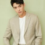 Drama “Lost In the Kunlun Mountains” Yang Dibintangi Xu Kai & Zhong Chuxi Bagikan Foto Saat Proses Syuting Drama petualangan “Lost In The Kunlun Mountains / 迷航昆仑墟” ryang dibintangi Xu Kai, Zhong Chuxi, Wang Yang, Bao Beier, Zhang Xinyi dan lainnya merilis foto baru saat proses syuting yang telah berakhir setelah 110 hari. Tionghoa Org - Dituduh Mengujungi Kuil di Jepang, Gong Jun & Studionya Membantah Rumor Tersebut - 1