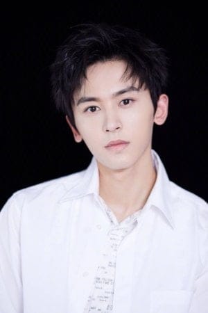 Zhang Zhehan Menjadi Kontroversi Usai Foto Lamanya Menghadiri Pernikahan Temannya Pada 2019 Foto-foto Zhang Zhehan menghadiri pernikahan temannya menduduki posisi pertama hot search di Weibo. Sayangnya foto-foto itu menimbulkan kontroversi karena beberapa alasan yang sensitif. Buntut dari kontroversi itu, beberapa netizen menggali beberapa foto lama Zhang Zhehan yang juga menimbulkan kontroversi karena menyinggung hal-hal sensitif. Tionghoa Org - Zhang Zhehan Menjadi Kontroversi Usai Foto Lamanya Menghadiri Pernikahan Temannya Pada 2019 - 1