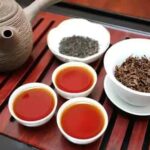 Seribu Karakter Klasik : 化被草木,赖及万方 (hua bei cao mu, lai ji wan fang) Seribu Karakter Klasik : 化被草木,赖及万方 (hua bei cao mu, lai ji wan fang) Penemuan dan Sejarah Singkat Teh Hitam Tiongkok (红茶)