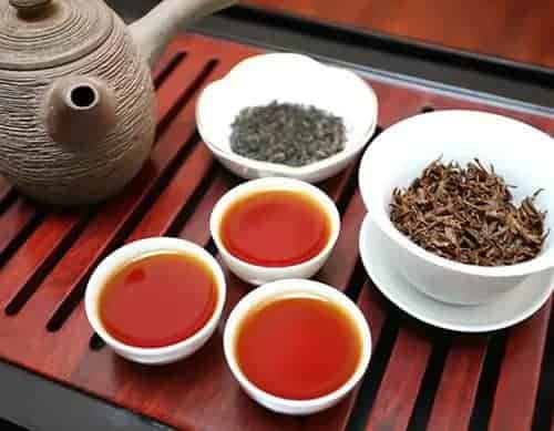 Penemuan dan Sejarah Singkat Teh Hitam Tiongkok (红茶) Apakah kamu salah satu orang yang gemar minum teh hitam? Penemuan dan Sejarah Singkat Teh Hitam Tiongkok (红茶)