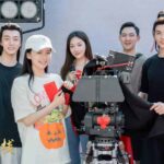 Drama "Ode To Joy 3" Umumkan Akan Tayang Perdana Mulai 11 Agustus Besok Drama modern "Ode To Joy 3 / 欢乐颂3" rilis poster dari Jiang Shuying, Yang Caiyu, Zhang Jianing, Zhang Huiwen, dan Li Haofei bersama penampilan spesial dari Dou Xiao dan Wang Anyu. 1 Tahun Lebih Hiatus, Huang Junjie Comeback Lewat Drama Kostum "Ruyi Inn"