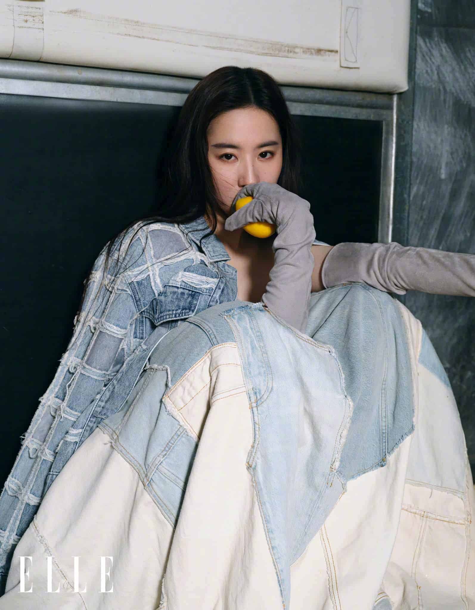 Crystal Liu Yifei Dalam Pemotretan Sampul Majalah ELLE China Untuk Edisi September 2022 Liu Yifei (Crystal Liu) Dalam Pemotretan Sampul Majalah ELLE China Untuk Edisi September 2022 Tionghoa Org - Crystal Liu Yifei Dalam Pemotretan Sampul Majalah ELLE China Untuk Edisi September 2022 - 4