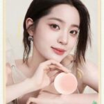 Lin Yi Saat Hadiri Acara Merek Gentle Monster di Changsha Beberapa hari lalu, tim Lin Yi bagikan potret Lin Yi untuk hadiri acara brand Gentle Monster di Changsha. Ouyang Nana Sebagai Juru Bicara Merek Untuk Kosmetik Judydoll