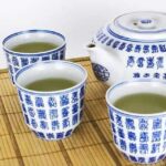 Inilah 10 Manfaat Kesehatan Teh Oolong (乌龙茶) Teh Oolong (Hanzi: 乌龙茶, Pinyin: Wūlóngchá) adalah salah satu teh semi fermentasi yang terkenal, mengandung banyak zat bermanfaat seperti Fluorida, Mangan, Kalium, Natrium, Magnesium, Niasin dan Kafein yang bermanfaat untuk kesehatan tubuh kita. Produksi Teh Hijau Tiongkok Dari Masa Ke Masa