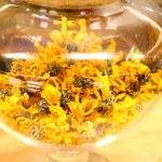 Idiom Tiongkok - Jiachou Buke Waiyang (家丑不可外扬) Kejelekan keluarga jangan dipublikasikan Tips Minum Teh Herbal Populer Tiongkok Teh Bunga Krisan (菊花茶)