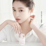 Tionghoa Org -Guan Xiaotong Sebagai Brand Ambassador Untuk Clarins - 1