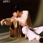 Tionghoa Org - Guo Junchen Dalam Pemotretan Majalah Bazaar Men China Edisi Agustus 2022 - 1