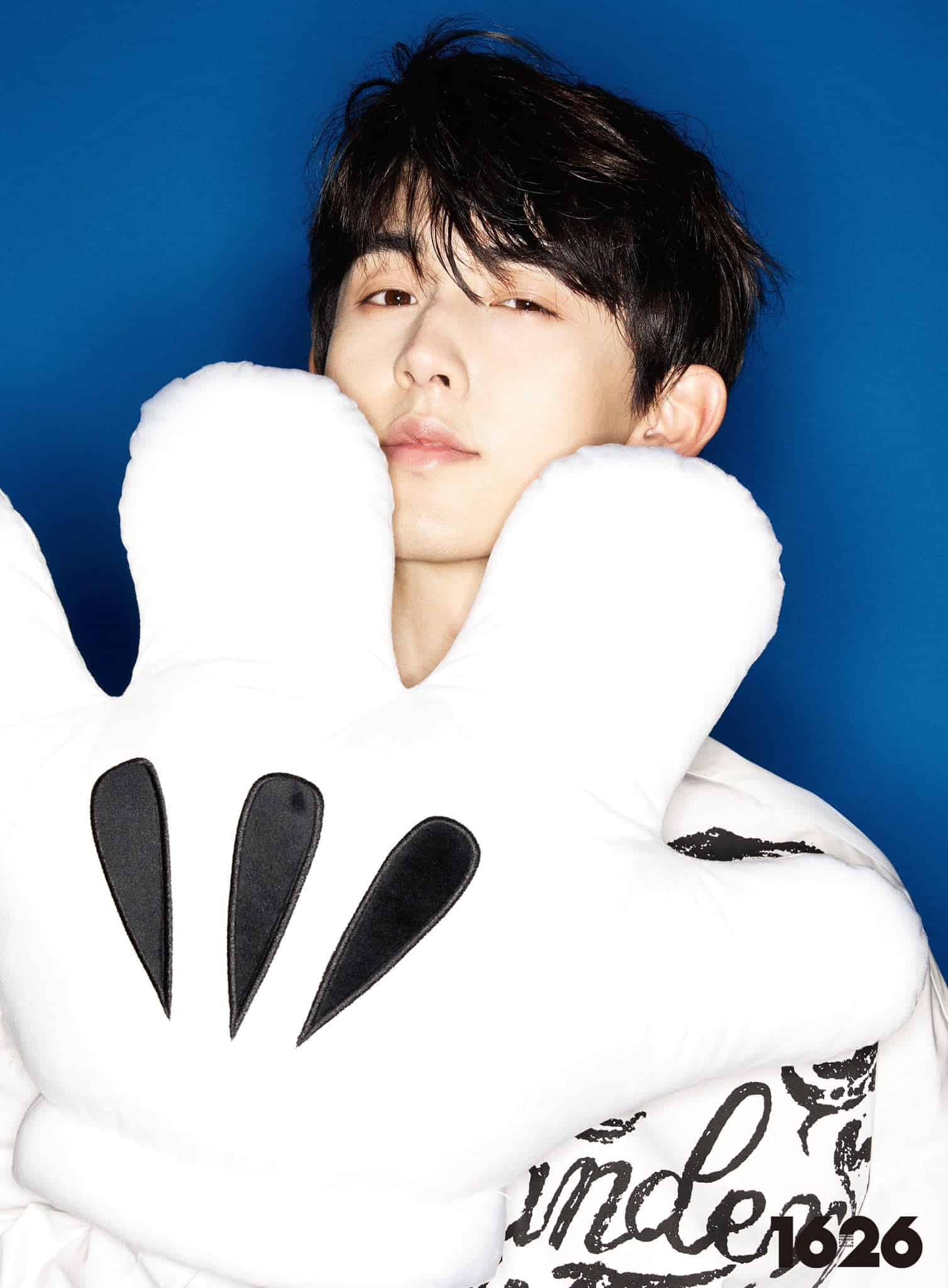 Guo Junchen Dalam Pemotretan Terbarunya Untuk Majalah 1626 Potret baru Guo Junchen untuk Majalah 1626 Tionghoa Org - Guo Junchen Dalam Pemotretan Terbarunya Untuk Majalah 1626 - 3