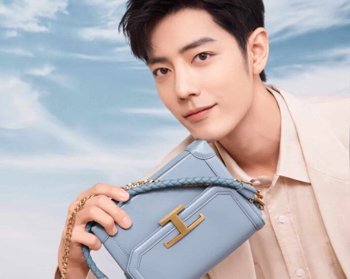 Potret Baru Xiao Zhan Untuk Promosi Brand TOD’S Potret baru Xiao Zhan untuk promosi brand TOD’S. Tionghoa Org - Potret Baru Xiao Zhan Untuk Promosi Brand TOD’S - 1