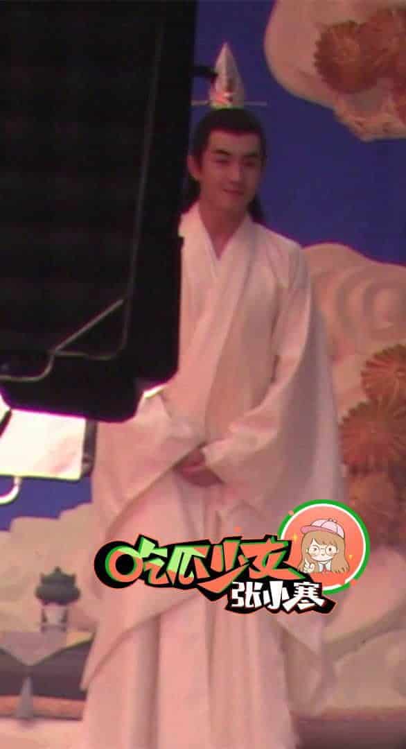 Potret Lin Gengxin Saat Syuting Drama Barunya “The Legend of Shen Li / Yu Feng Xing” Potret Lin Gengxin saat syuting drama barunya “The Legend of Shen Li / Yu Feng Xing”. Tionghoa Org - Potret Lin Gengxin Saat Syuting Drama Barunya “The Legend of Shen Li” - 1